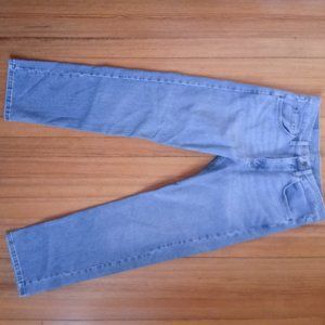 Classic Regular Wrangler 31" x 30" Jeans (99% Cotton, 1% Spandex)